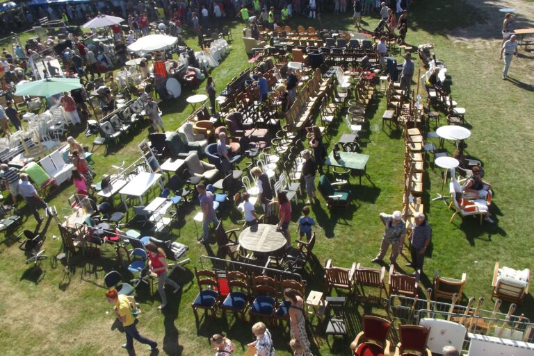 Vlooienmarkt Scouting Bergeijk — familie-kids in Brabant