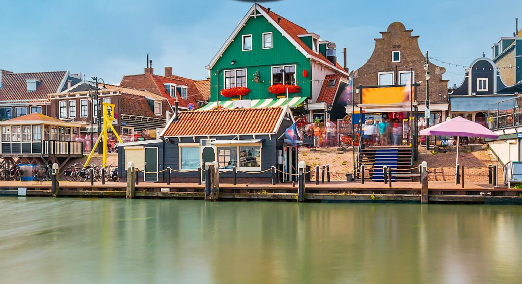 Mon Amour – The Story of BZN in Brabant