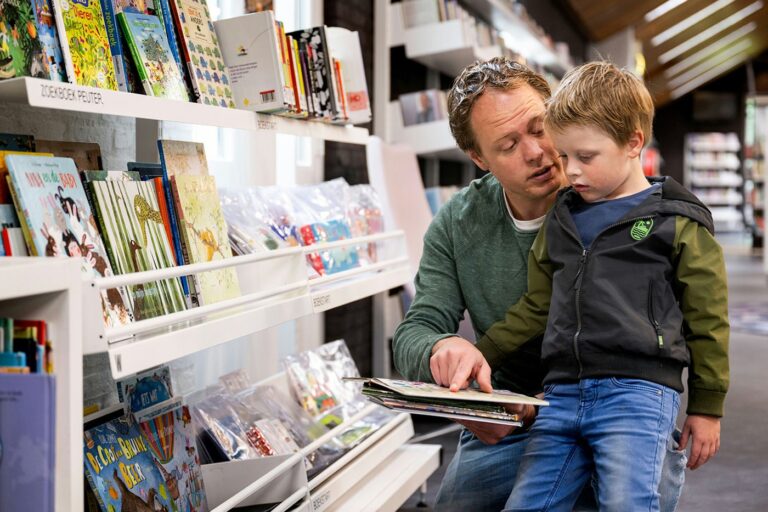 Voorlees- en knutselfeest — familie-kids in Brabant